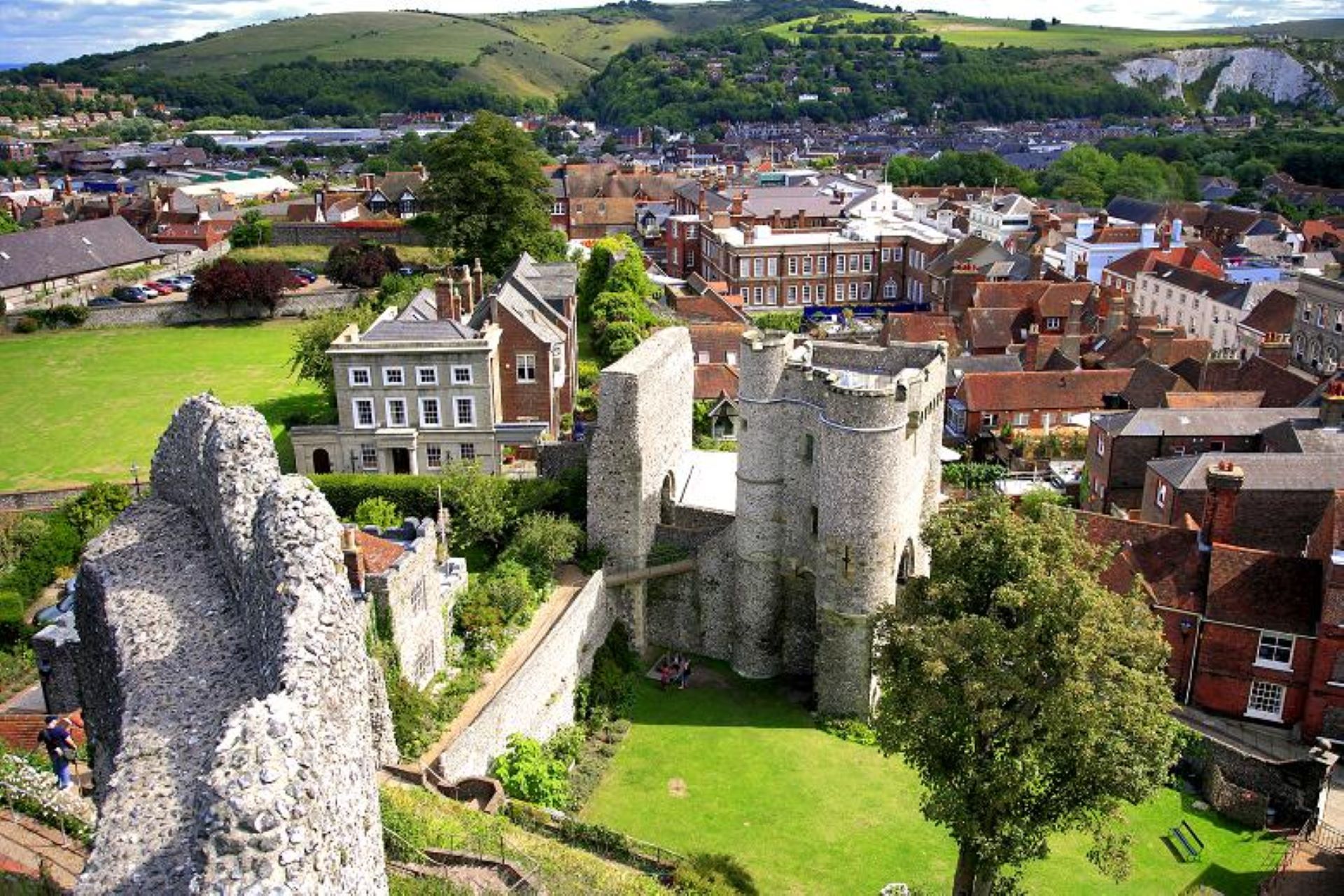 Lewes Castle | Bespoke Kitchens | Luxury kitchens and Living Spaces in Lewes