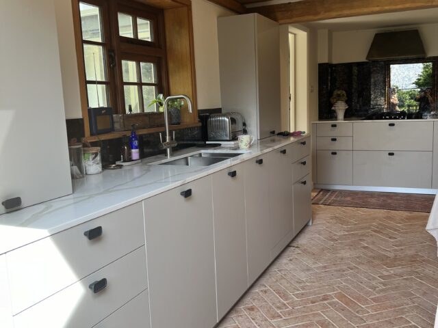 Quartz worktop with undermounted sink