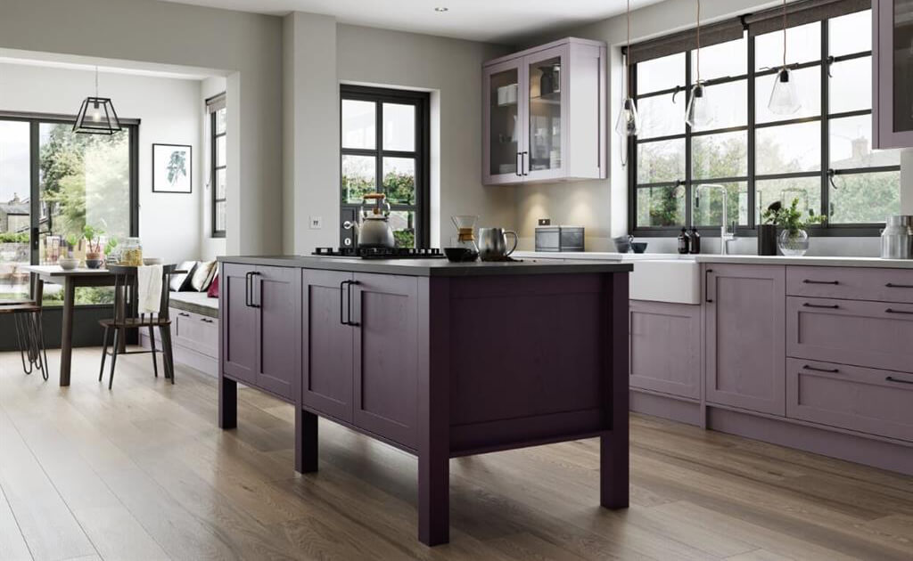 Painted Shaker Kitchen | Traditional look | Two tones of colours brought together beautifully | IN Design Kitchens and Living Spaces | Brighton and Hawkhurst 